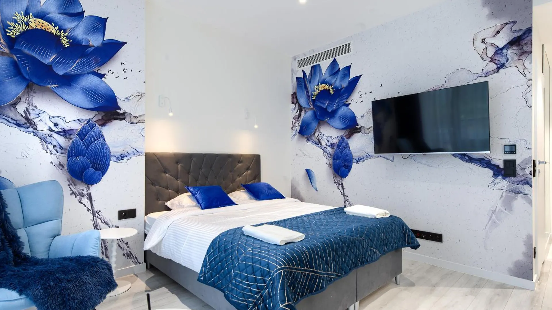 アパート Towarowa Towers Suites ワルシャワ ポーランド