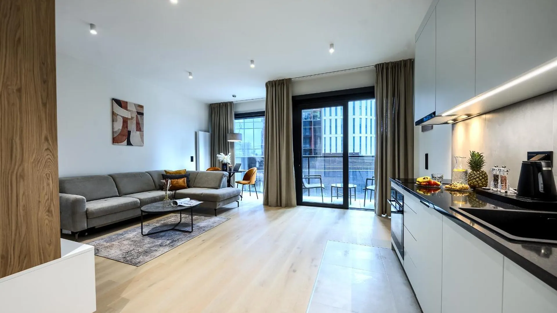 Towarowa Towers Suites ワルシャワ 0*,  ポーランド