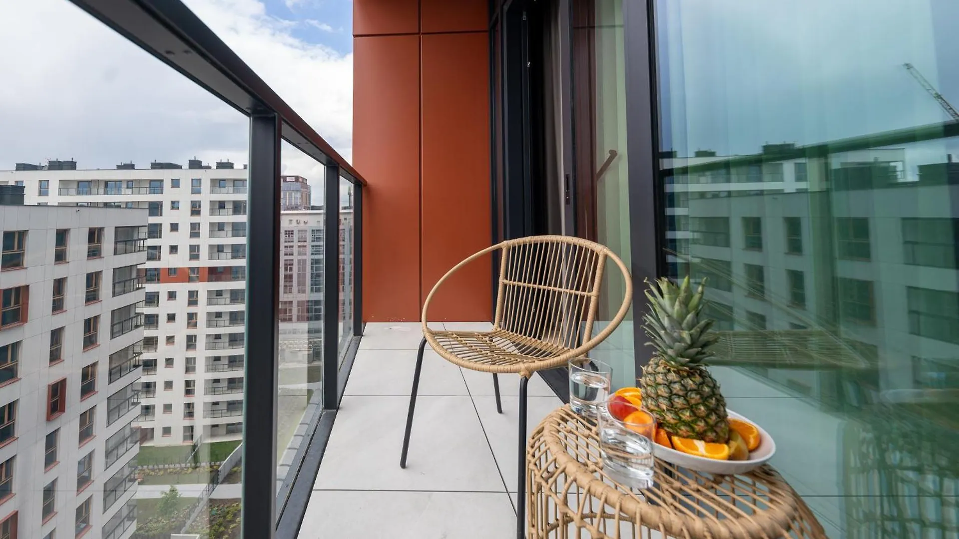 アパート Towarowa Towers Suites ワルシャワ
